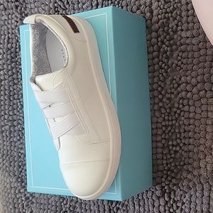 Vepose New York sneakers